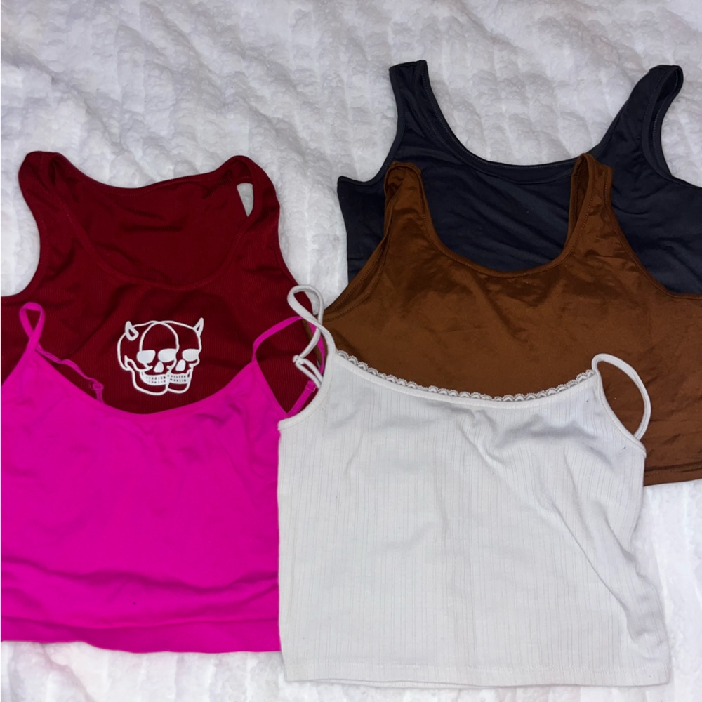 Bulk of tank tops